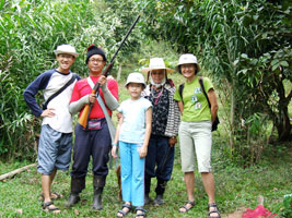 Alvin, Father Gun, Roby, Mother Tomei and Jin